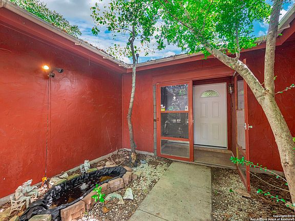 4th image of 8724 TAMARIND ST