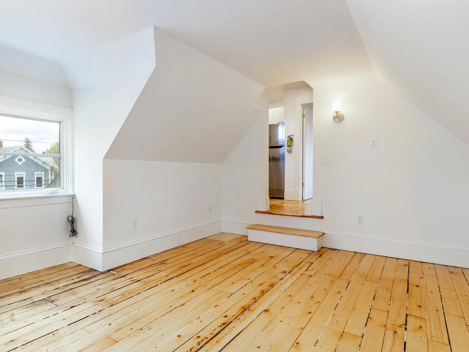 89 N Prospect St — Photo 3