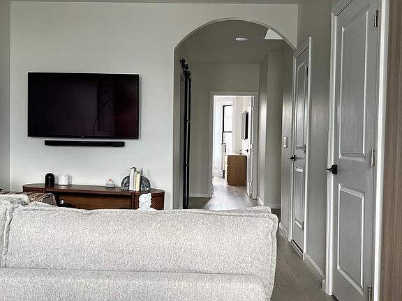 3rd image of 418 58th St Floor 2