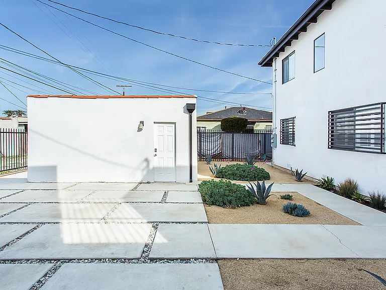 9009 S Normandie Ave — Photo 6