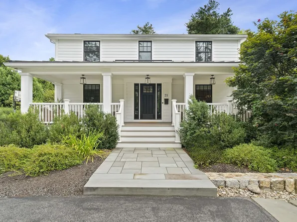 21 Elmwood Rd, Wellesley, MA 02481