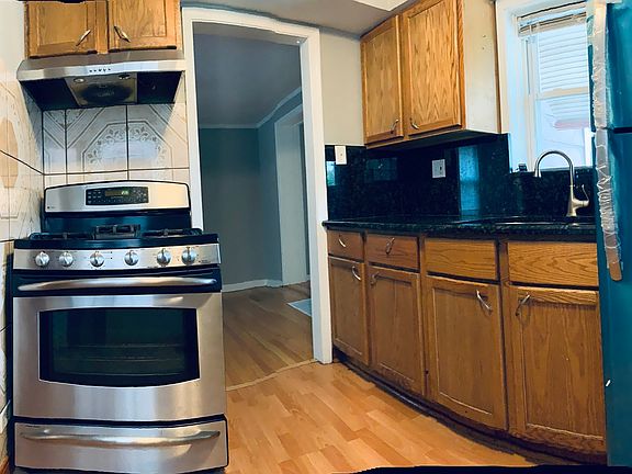 4th image of 3528 S 59th Ave