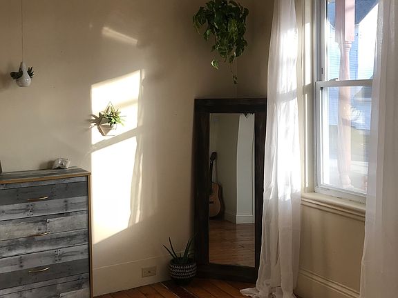 4th image of 3 Waterbury St APT 1
