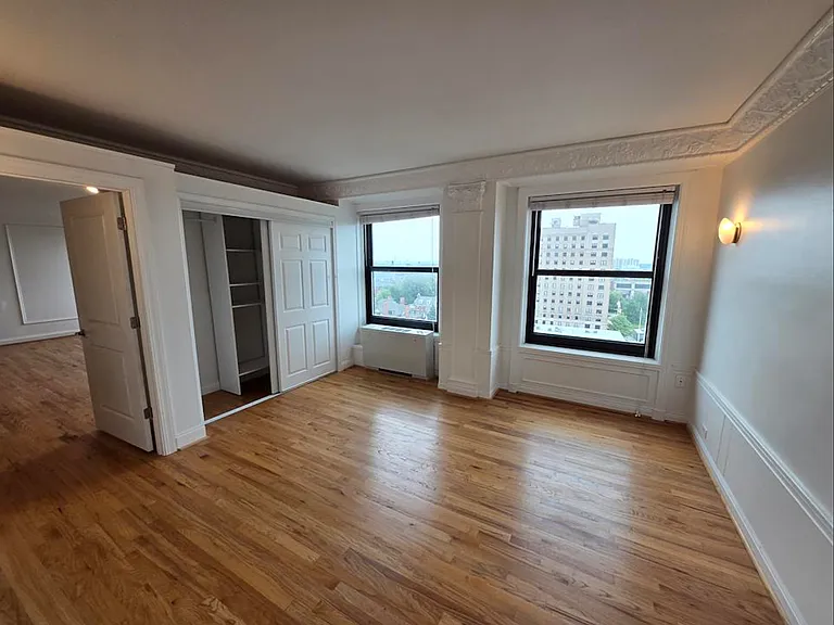 15 E Kirby St — Photo 6