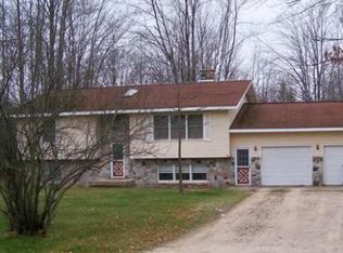 8257 Round Lake Rd NW, Rapid City, MI 49676