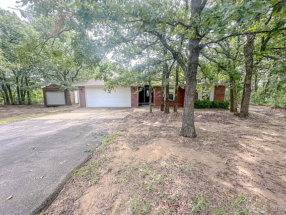 2nd image of 2439 Stone Creek Way