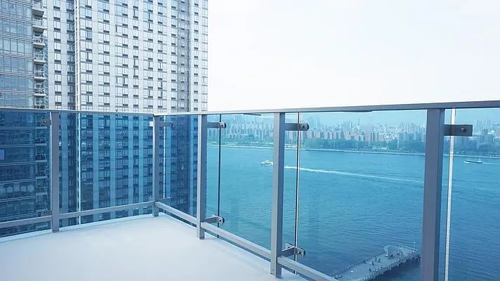 Rented by R New York | media 27