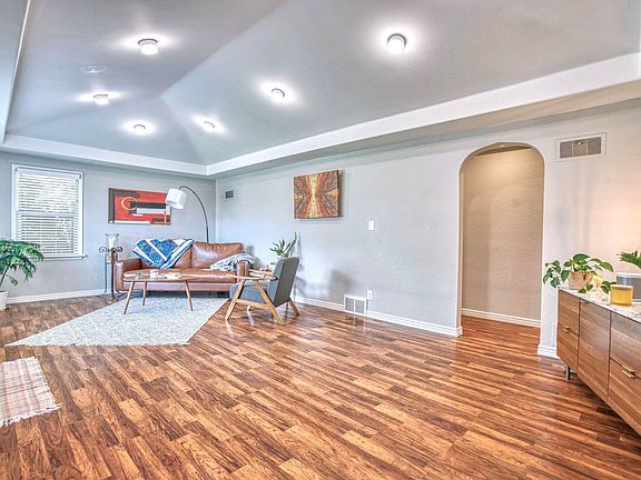 5th image of 1108 Lake St