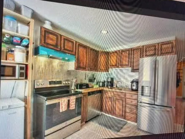 313 Foxglove Dr — Photo 2