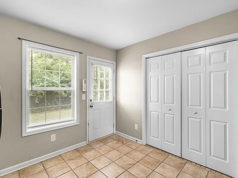 772 Cherrybark Ln #F — Photo 4