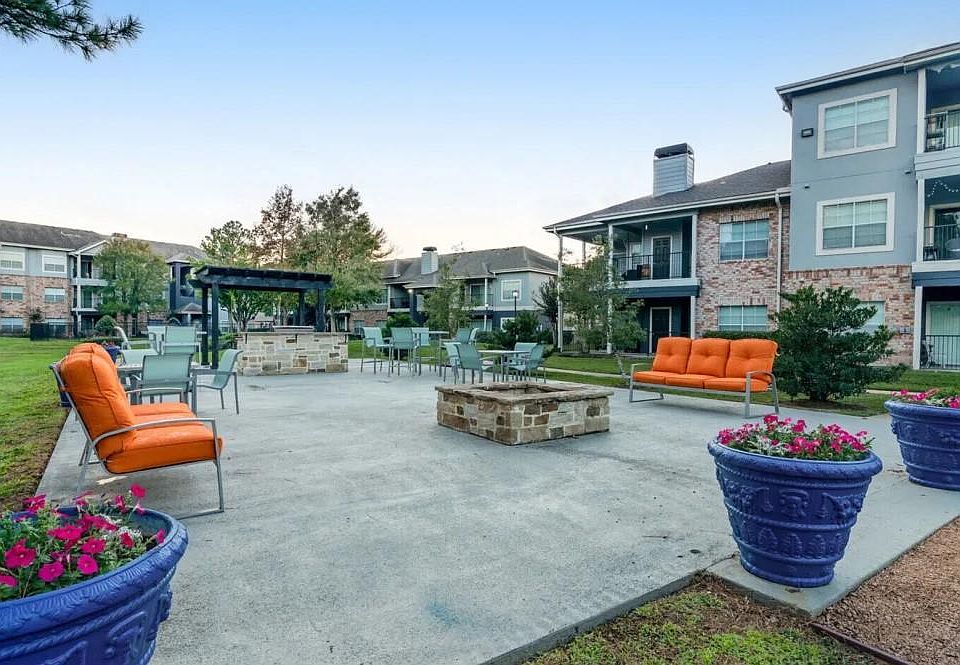 1st image of 656 Hollister Rd #934