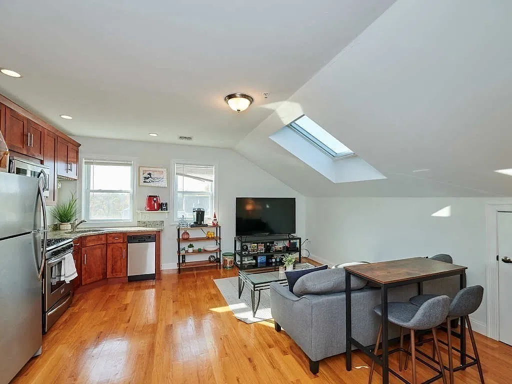 1 bed, 1.0 bath, 629 sqft, $2,000 — Photo 3