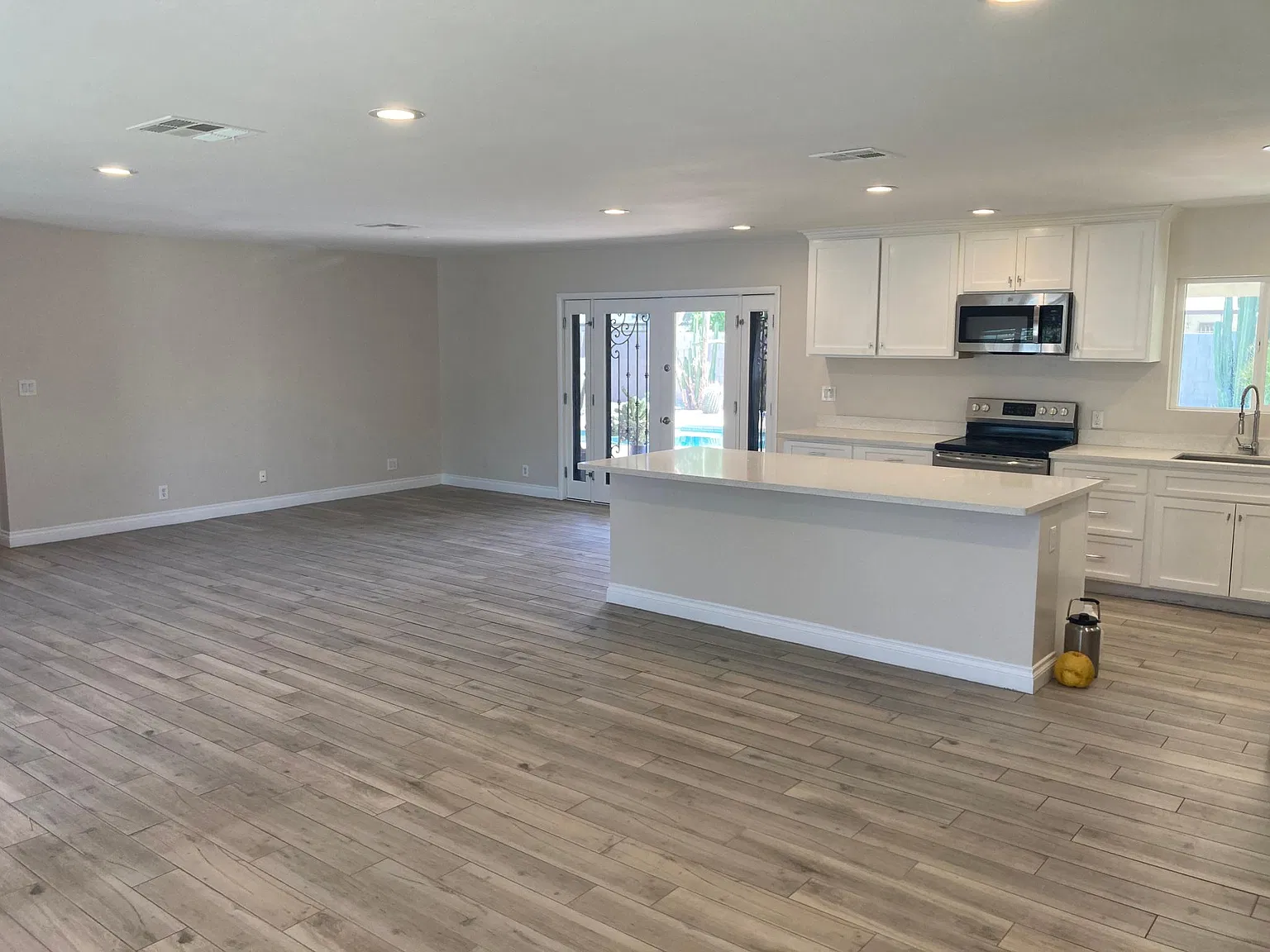 3 bed, 1712 sqft, $2,995 — Photo 4
