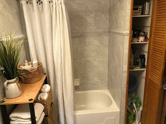 Rented by Capri Jet Realty Corp | media 6