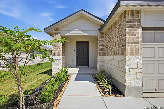 4 bed, 2.0 bath, 1544 sqft, $2,150 — Photo 3
