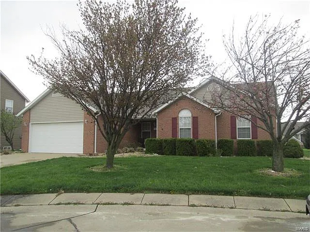 6 Joan Dr photo 1