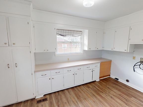 4th image of 108 Wilson St