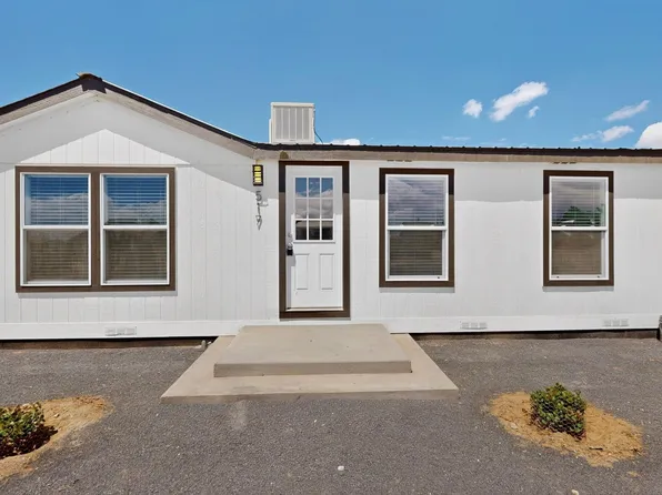 517 1st St NE, Rio Rancho, NM 87124