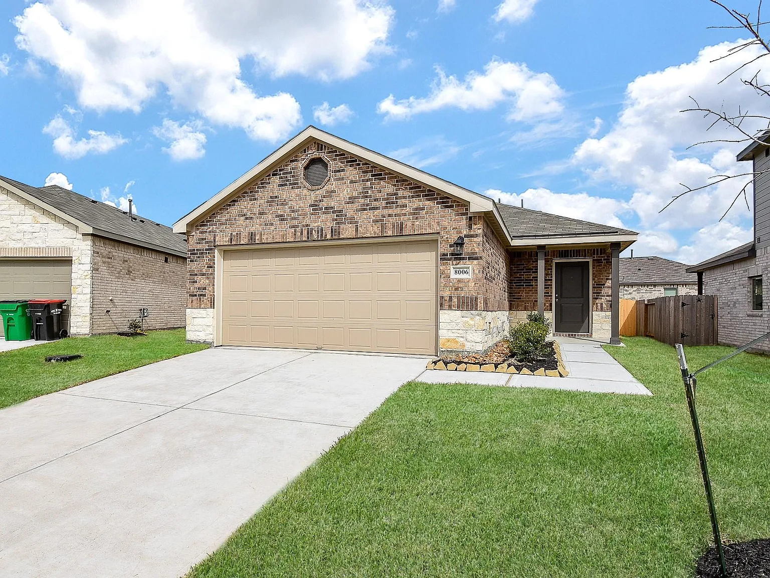 3 bed, 2.0 bath, 1402 sqft, $1,950 — Photo 1