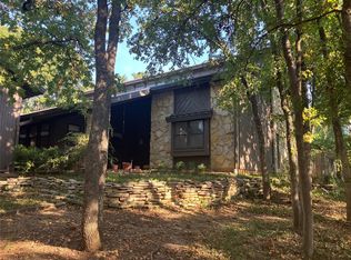 2800 Burlwood Dr, Dalworthington Gardens, TX 76016