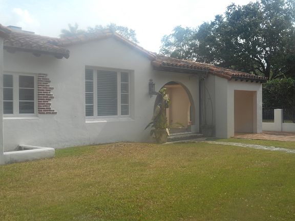 2nd image of 911 Catalonia Ave