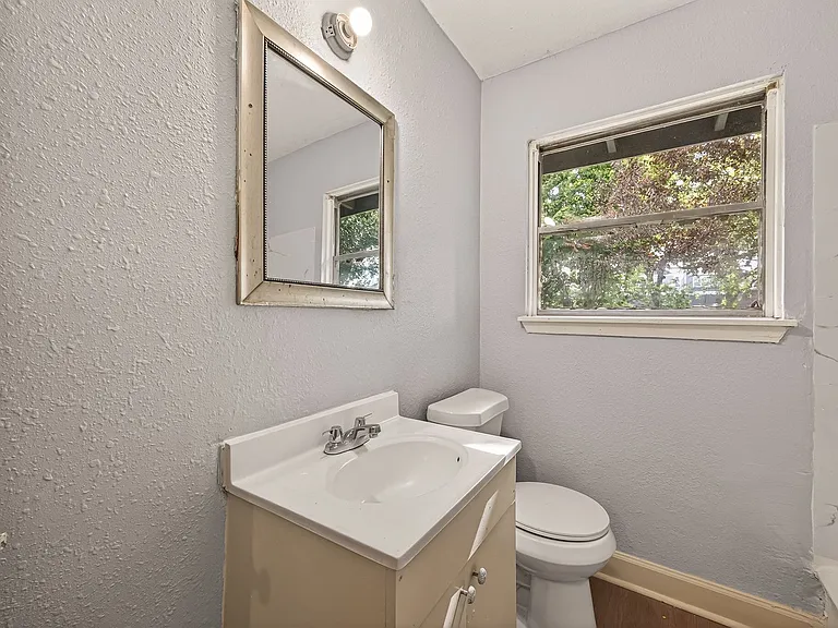 10506 Buffum St — Photo 10