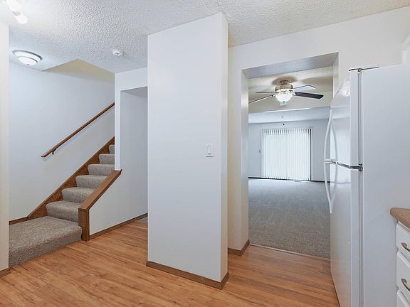 2nd image of 4715 Goldenrod Ln