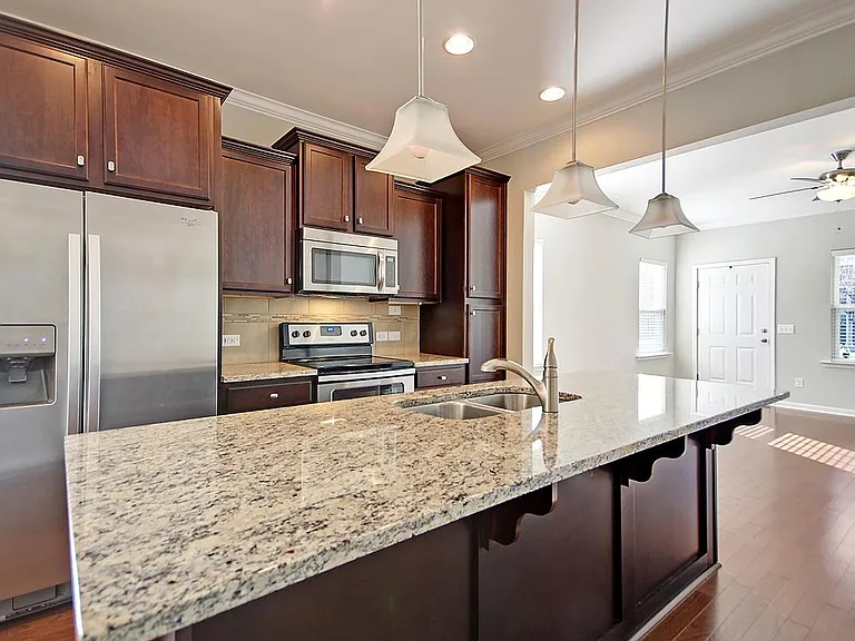 107 Bennett Ln — Photo 8