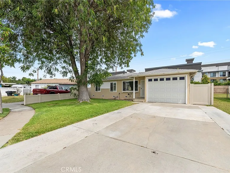 232 Olive Pl — Photo 23