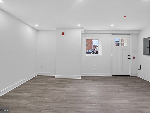 3rd image of 4623 Sansom St #3