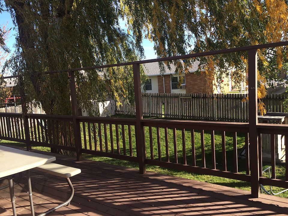 2nd image of 2329 Laurel Ln