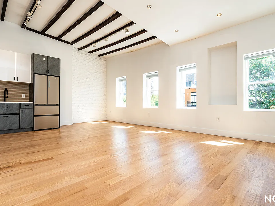 98 Moore St #4D