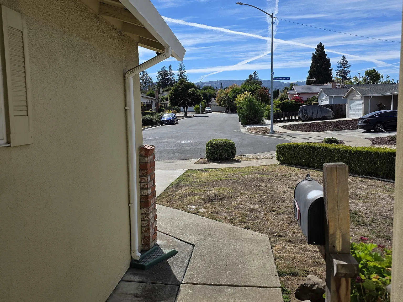 4 bed, 1714 sqft, $5,600 — Photo 3