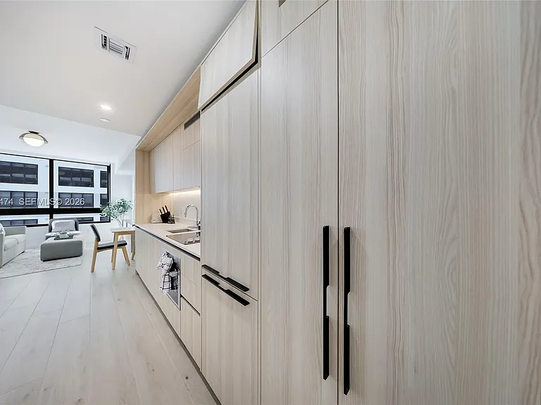225 N Miami Ave #1510 — Photo 10