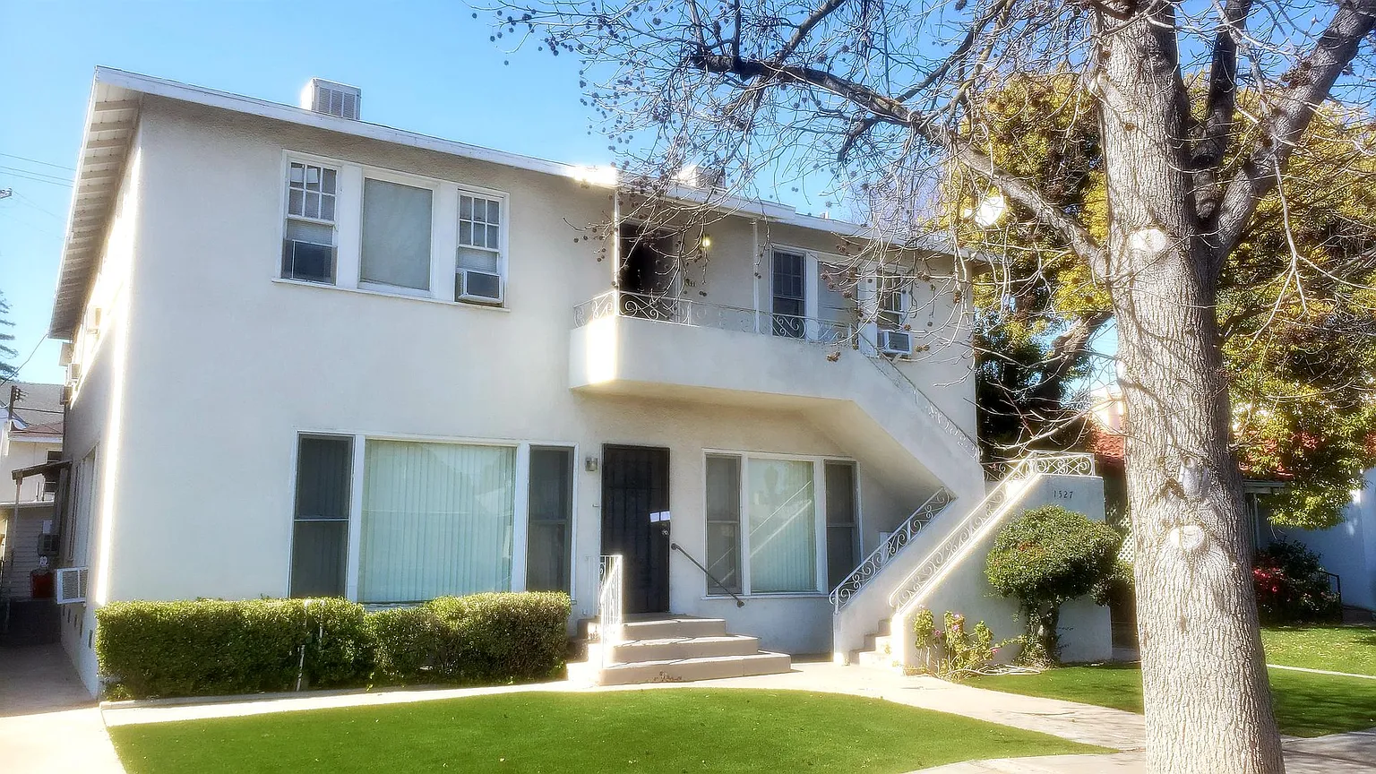 1527 N Van Ness Ave APT 4 photo 1
