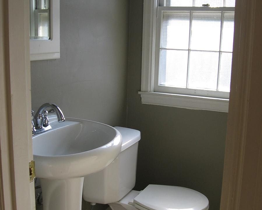 2nd fl bath