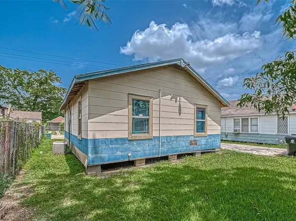 514 N Eastwood St, Houston, TX 77011