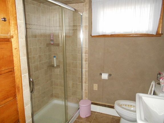 5th image of 639 Whitling Rd