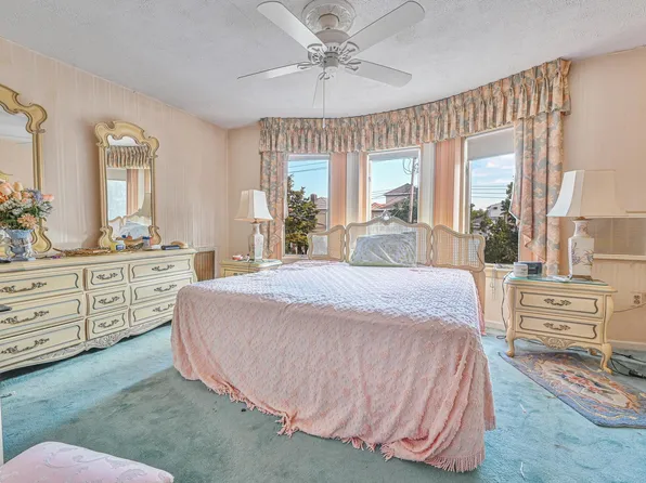 954 81st Street image 10 of 20