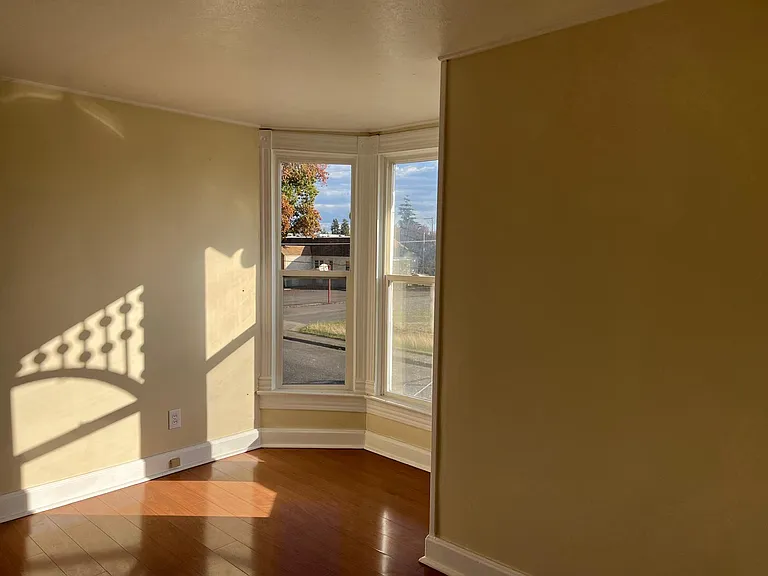 W Ash St — Photo 10