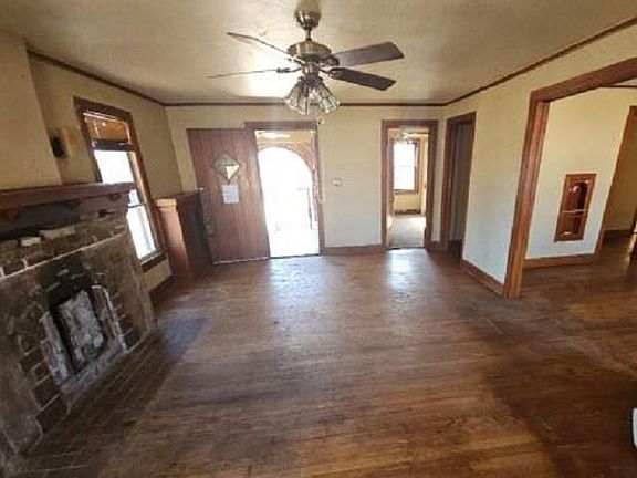 3rd image of 3305 S Harvey Ave