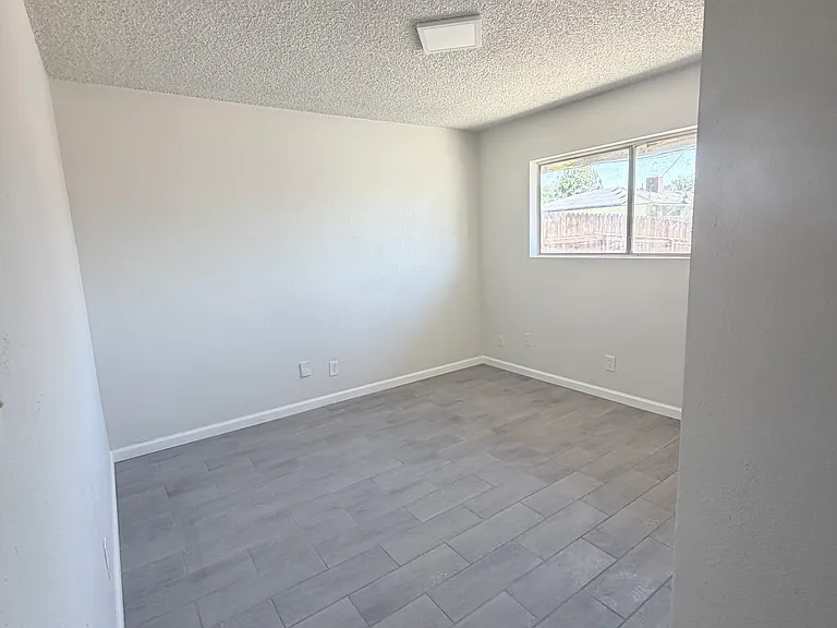 3412 N Chester Ave #C — Photo 16