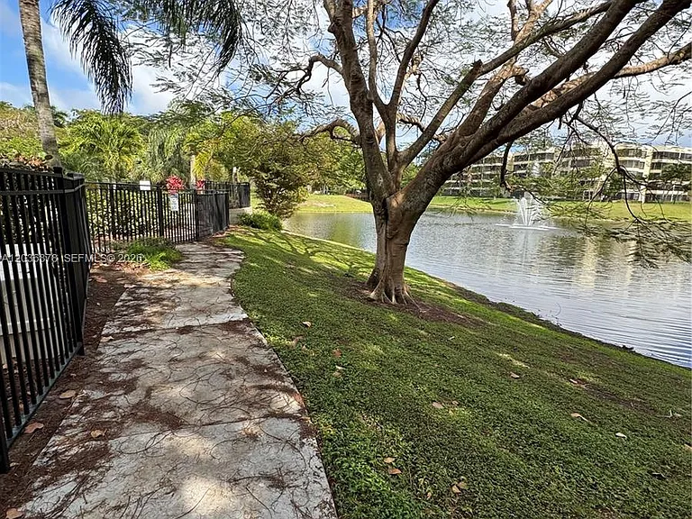1825 Palm Cove Blvd #7-204 — Photo 15