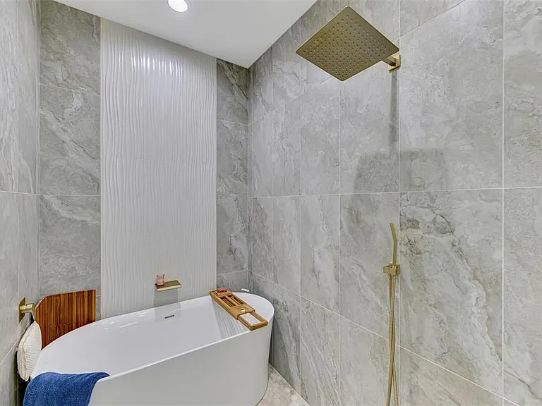 2129 Lorraine Dr — Photo 20