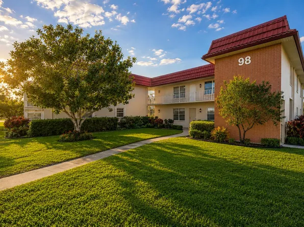 98 Spring Lake Dr APT 103, Vero Beach, FL 32962