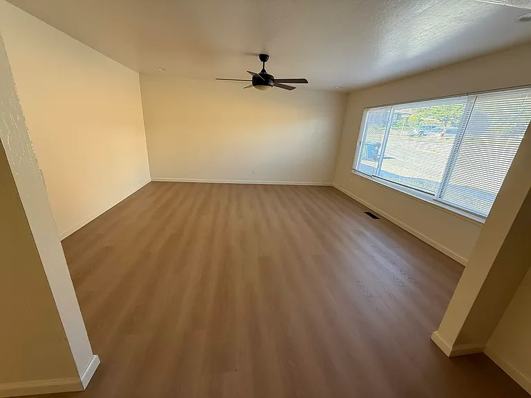 4561 Heyer Ave — Photo 6