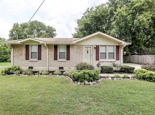 102 Carden St, Hendersonville, TN 37075