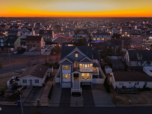 3rd image of 42 Harbor View Lane