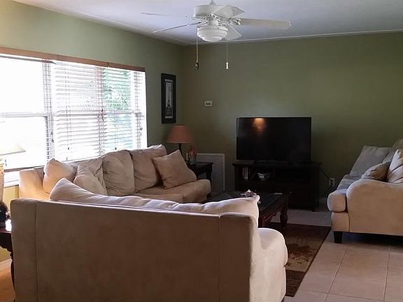 3rd image of 2501 Tropical Shores Dr SE