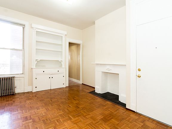 4th image of 210 Eckford St APT 3L